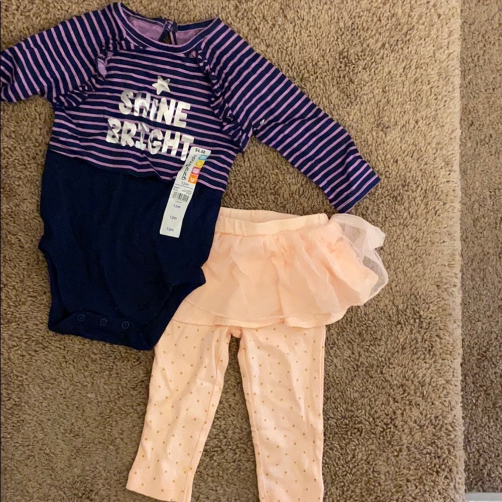 Baby girl onesie and pants - Picture 1 of 3